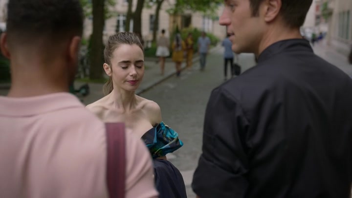 Emily_in_Paris_S02E07_WEBRip_x264-ION10_2647.jpg