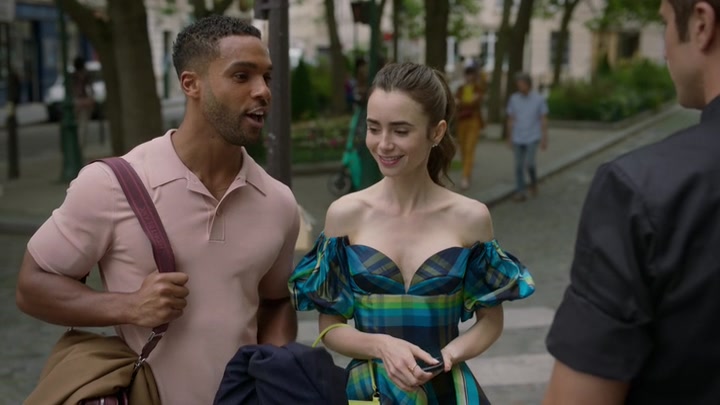 Emily_in_Paris_S02E07_WEBRip_x264-ION10_2664.jpg