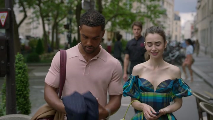 Emily_in_Paris_S02E07_WEBRip_x264-ION10_2685.jpg