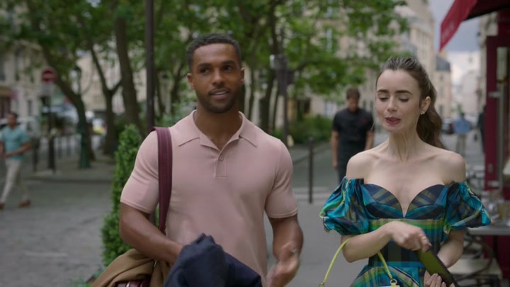Emily_in_Paris_S02E07_WEBRip_x264-ION10_2699.jpg
