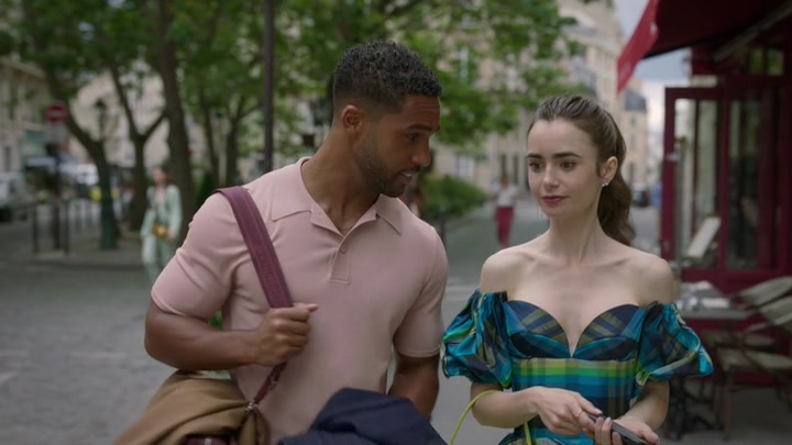 Emily_in_Paris_S02E07_WEBRip_x264-ION10_2704.jpg