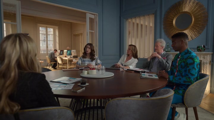Emily_in_Paris_S02E08_WEBRip_x264-ION10_0059.jpg