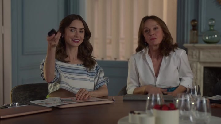Emily_in_Paris_S02E08_WEBRip_x264-ION10_0068.jpg