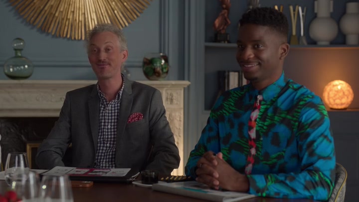 Emily_in_Paris_S02E08_WEBRip_x264-ION10_0085.jpg