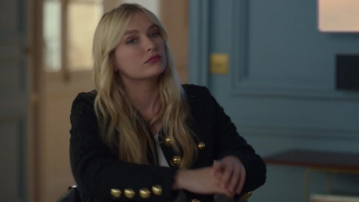 Emily_in_Paris_S02E08_WEBRip_x264-ION10_0093.jpg
