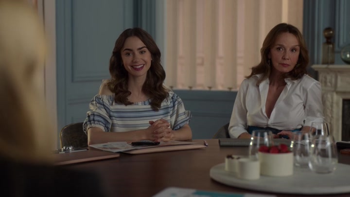 Emily_in_Paris_S02E08_WEBRip_x264-ION10_0101.jpg
