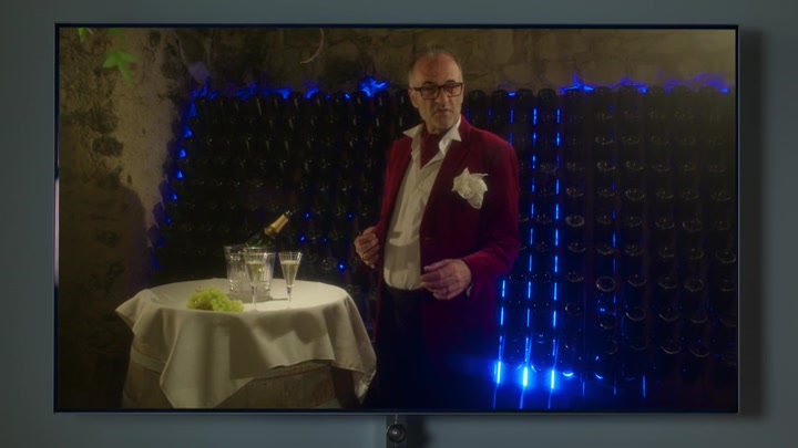Emily_in_Paris_S02E08_WEBRip_x264-ION10_0126.jpg Emily_in_Paris_S02E08_WEBRip_x264-ION10_0126.jpg