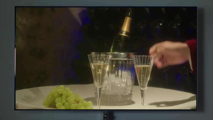 Emily_in_Paris_S02E08_WEBRip_x264-ION10_0137.jpg Emily_in_Paris_S02E08_WEBRip_x264-ION10_0137.jpg