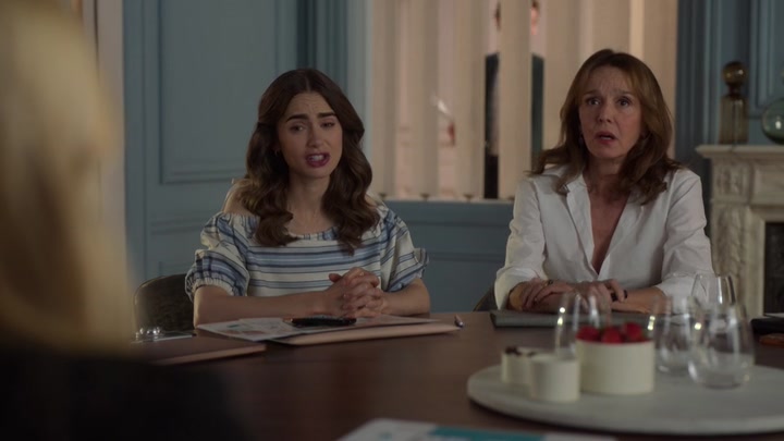 Emily_in_Paris_S02E08_WEBRip_x264-ION10_0158.jpg