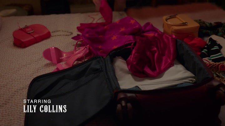 Emily_in_Paris_S02E08_WEBRip_x264-ION10_0238.jpg