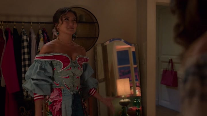 Emily_in_Paris_S02E08_WEBRip_x264-ION10_0273.jpg Emily_in_Paris_S02E08_WEBRip_x264-ION10_0273.jpg