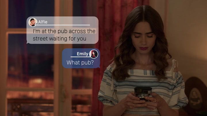 Emily_in_Paris_S02E08_WEBRip_x264-ION10_0331.jpg