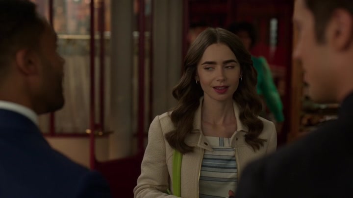 Emily_in_Paris_S02E08_WEBRip_x264-ION10_0383.jpg