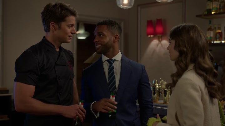 Emily_in_Paris_S02E08_WEBRip_x264-ION10_0429.jpg Emily_in_Paris_S02E08_WEBRip_x264-ION10_0429.jpg