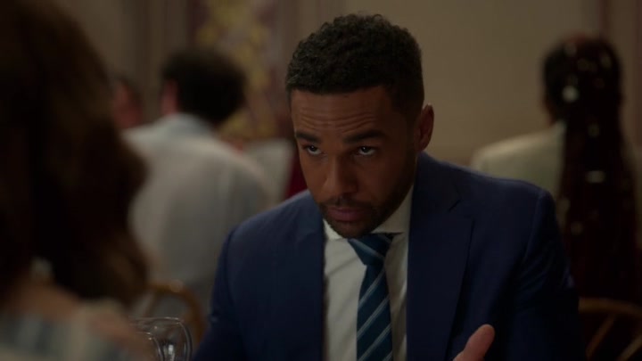 Emily_in_Paris_S02E08_WEBRip_x264-ION10_0460.jpg