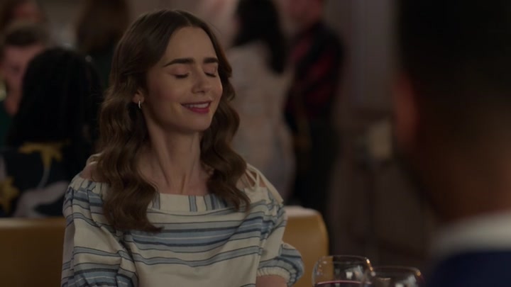 Emily_in_Paris_S02E08_WEBRip_x264-ION10_0535.jpg
