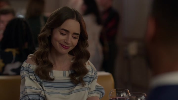 Emily_in_Paris_S02E08_WEBRip_x264-ION10_0542.jpg