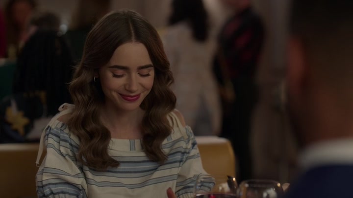 Emily_in_Paris_S02E08_WEBRip_x264-ION10_0565.jpg