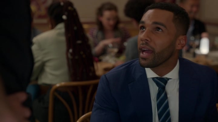 Emily_in_Paris_S02E08_WEBRip_x264-ION10_0566.jpg