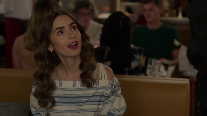 Emily_in_Paris_S02E08_WEBRip_x264-ION10_0663.jpg