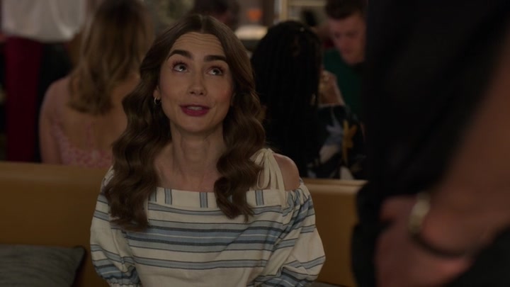 Emily_in_Paris_S02E08_WEBRip_x264-ION10_0678.jpg Emily_in_Paris_S02E08_WEBRip_x264-ION10_0678.jpg