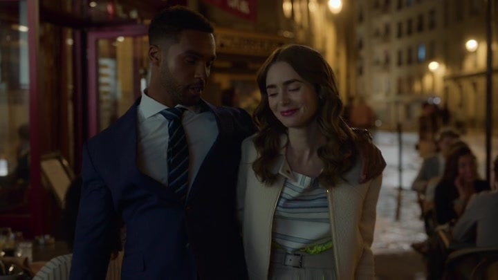Emily_in_Paris_S02E08_WEBRip_x264-ION10_0696.jpg