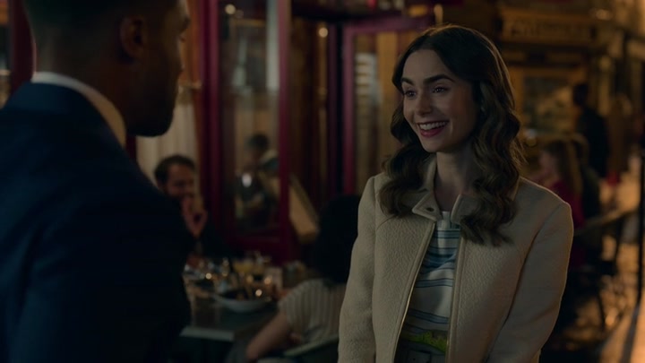 Emily_in_Paris_S02E08_WEBRip_x264-ION10_0724.jpg