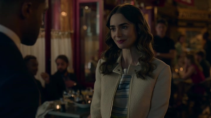 Emily_in_Paris_S02E08_WEBRip_x264-ION10_0755.jpg