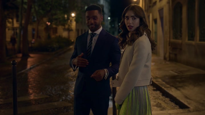 Emily_in_Paris_S02E08_WEBRip_x264-ION10_0765.jpg