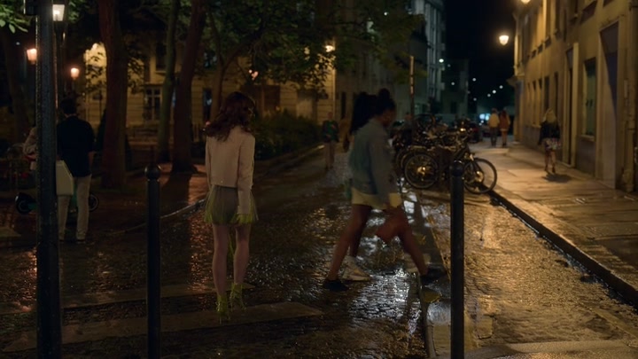 Emily_in_Paris_S02E08_WEBRip_x264-ION10_0797.jpg Emily_in_Paris_S02E08_WEBRip_x264-ION10_0797.jpg