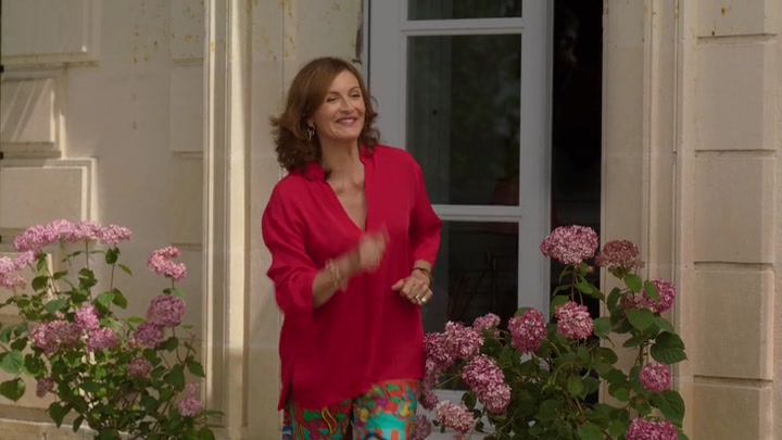 Emily_in_Paris_S02E08_WEBRip_x264-ION10_0837.jpg Emily_in_Paris_S02E08_WEBRip_x264-ION10_0837.jpg