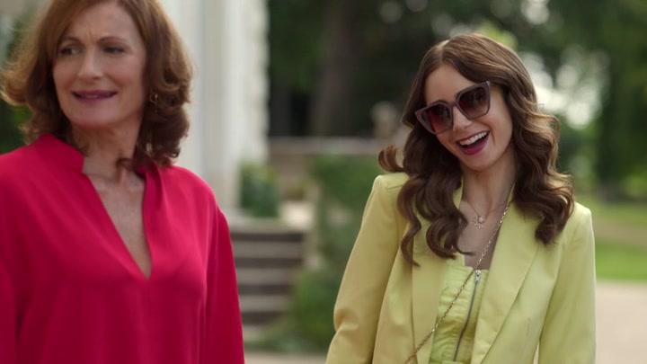 Emily_in_Paris_S02E08_WEBRip_x264-ION10_0854.jpg