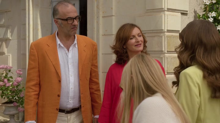 Emily_in_Paris_S02E08_WEBRip_x264-ION10_0875.jpg Emily_in_Paris_S02E08_WEBRip_x264-ION10_0875.jpg