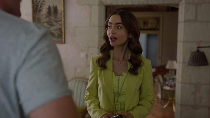 Emily_in_Paris_S02E08_WEBRip_x264-ION10_0941.jpg