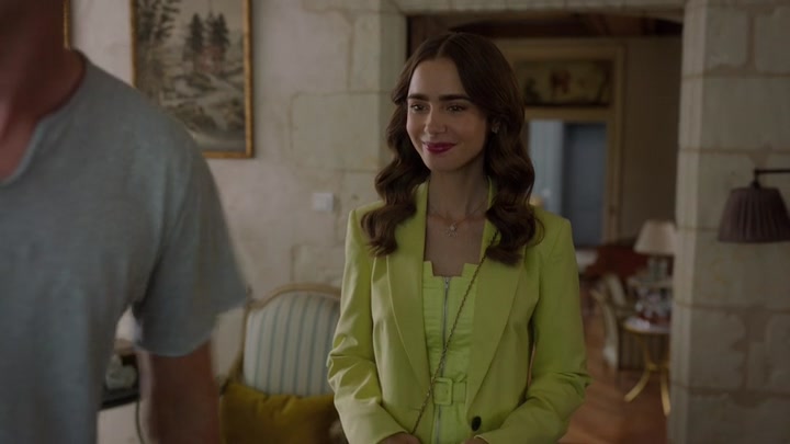 Emily_in_Paris_S02E08_WEBRip_x264-ION10_0972.jpg