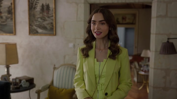 Emily_in_Paris_S02E08_WEBRip_x264-ION10_0976.jpg
