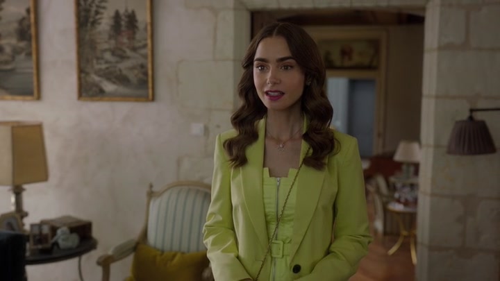 Emily_in_Paris_S02E08_WEBRip_x264-ION10_0977.jpg