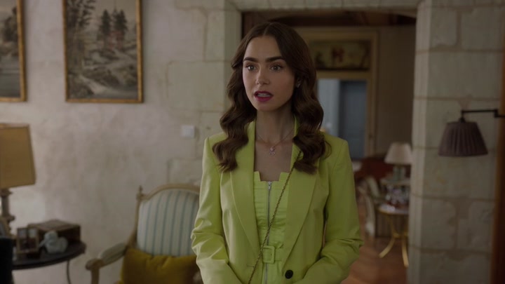 Emily_in_Paris_S02E08_WEBRip_x264-ION10_0980.jpg