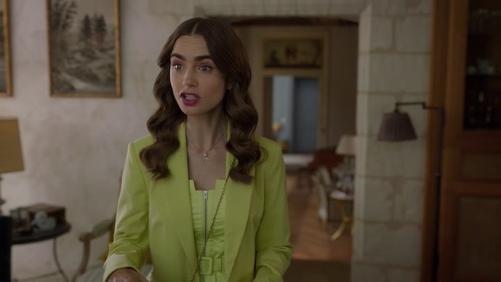 Emily_in_Paris_S02E08_WEBRip_x264-ION10_0985.jpg