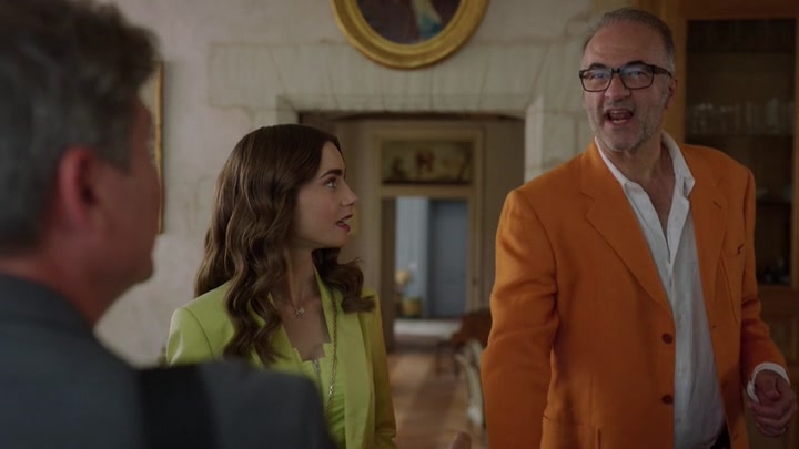 Emily_in_Paris_S02E08_WEBRip_x264-ION10_0998.jpg