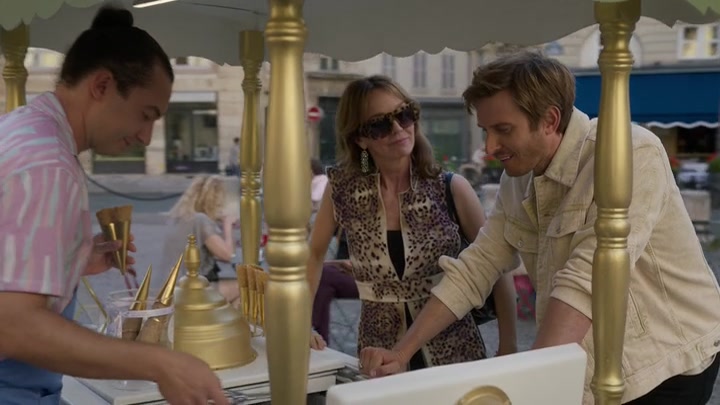Emily_in_Paris_S02E08_WEBRip_x264-ION10_1038.jpg Emily_in_Paris_S02E08_WEBRip_x264-ION10_1038.jpg