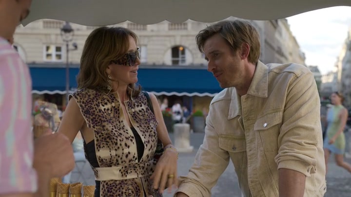 Emily_in_Paris_S02E08_WEBRip_x264-ION10_1062.jpg Emily_in_Paris_S02E08_WEBRip_x264-ION10_1062.jpg