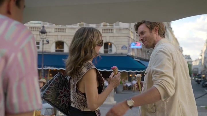 Emily_in_Paris_S02E08_WEBRip_x264-ION10_1080.jpg