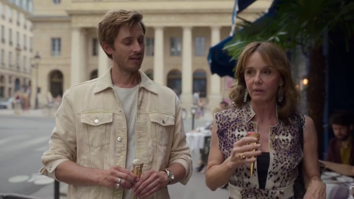 Emily_in_Paris_S02E08_WEBRip_x264-ION10_1338.jpg