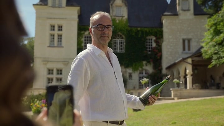 Emily_in_Paris_S02E08_WEBRip_x264-ION10_1527.jpg Emily_in_Paris_S02E08_WEBRip_x264-ION10_1527.jpg