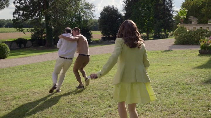 Emily_in_Paris_S02E08_WEBRip_x264-ION10_1639.jpg Emily_in_Paris_S02E08_WEBRip_x264-ION10_1639.jpg