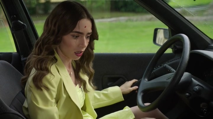 Emily_in_Paris_S02E08_WEBRip_x264-ION10_1673.jpg