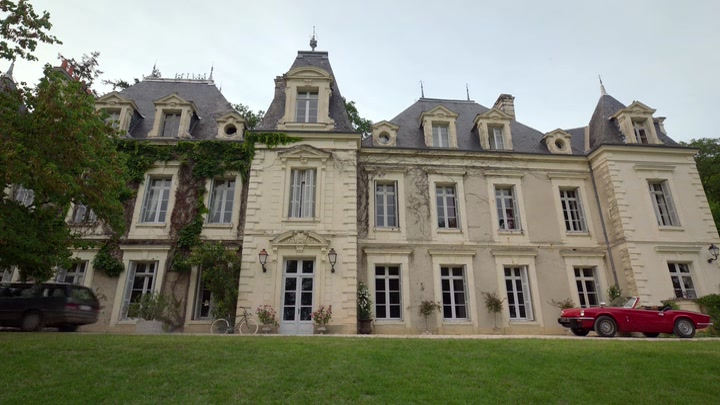 Emily_in_Paris_S02E08_WEBRip_x264-ION10_1702.jpg Emily_in_Paris_S02E08_WEBRip_x264-ION10_1702.jpg