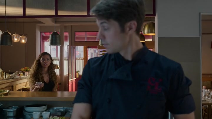 Emily_in_Paris_S02E08_WEBRip_x264-ION10_1714.jpg