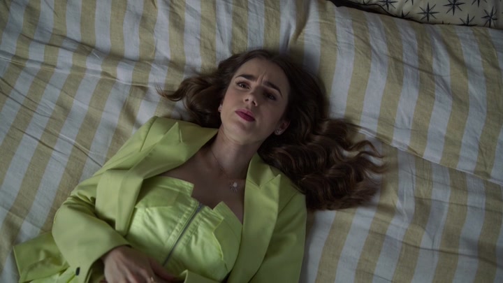 Emily_in_Paris_S02E08_WEBRip_x264-ION10_1872.jpg
